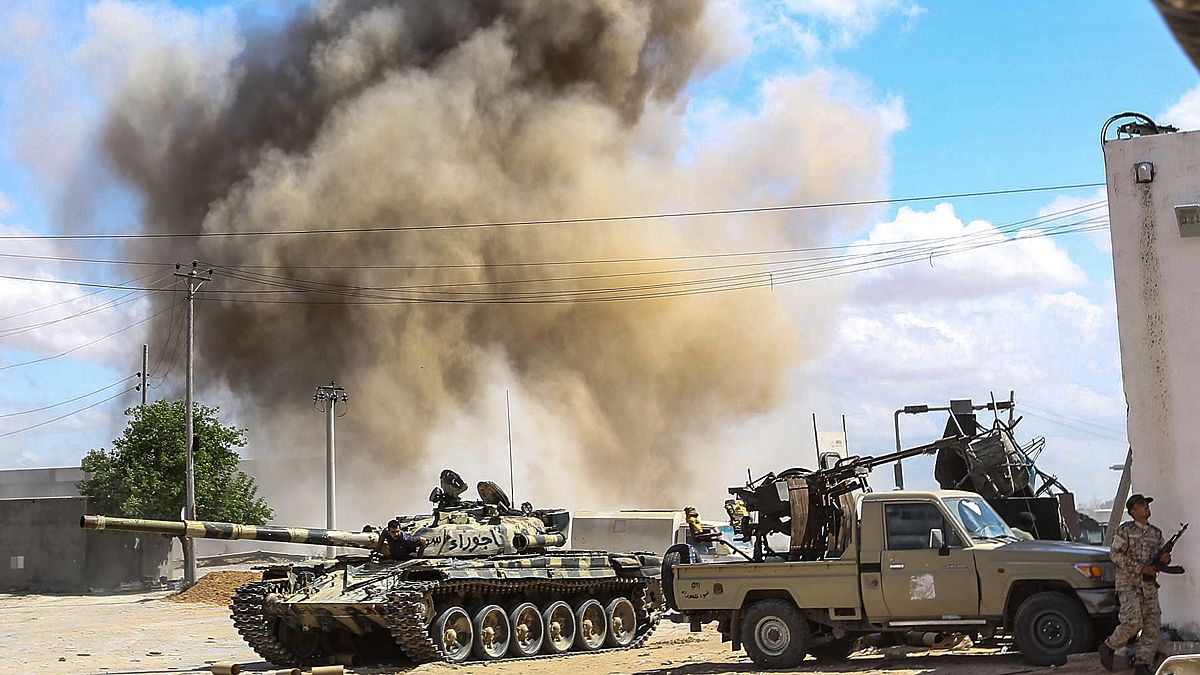 قوات حكومة الوفاق تسقط طائرة حربية لقوات المشير حفتر جنوب طرابلس