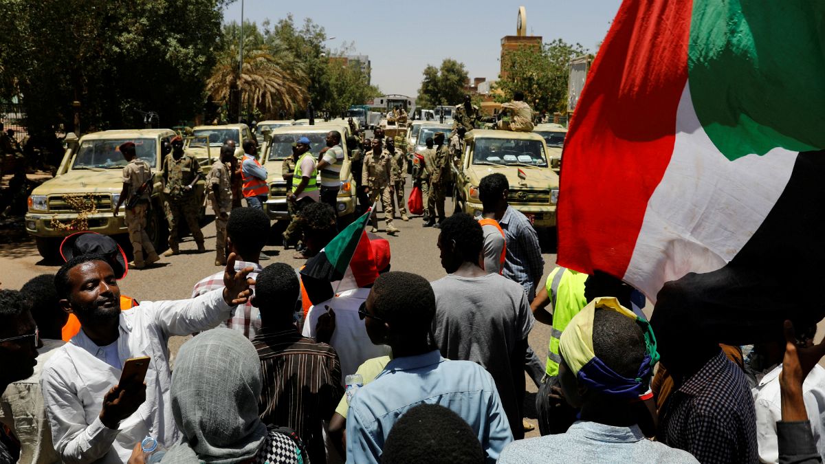 درخواست معترضان سودانی برای انحلال کامل شورای نظامی انتقالی