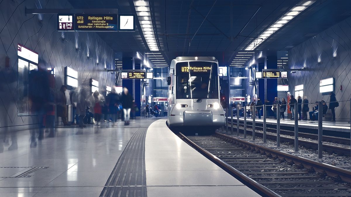 Avrupa'da hangi kentler gece boyunca metro hizmeti veriyor?