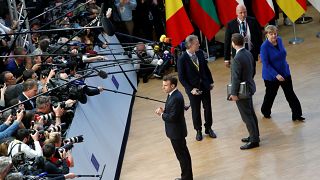 Президент Франции и другие европейские лидеры перед журналистами в Брюсселе