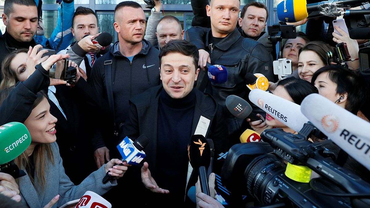 Wolodymyr Selenskyj vor Journalisten