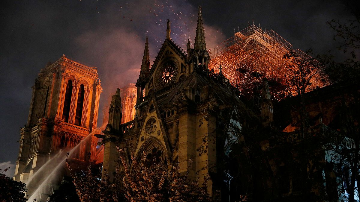 Notre-Dame, 10 cattedrali e chiese che sono risorte dalle ceneri