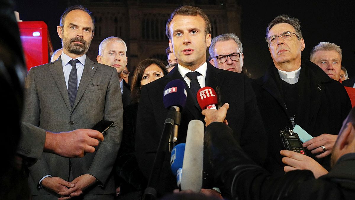 "Reconstruiremos", promete Emmanuel Macron