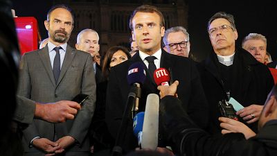 "Reconstruiremos", promete Emmanuel Macron