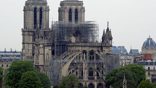 Notre-Dame: Feuer nach 15 Stunden vollständig gelöscht