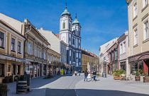 Székesfehérvár is tízezer eurót ajánl föl az újjáépítésre