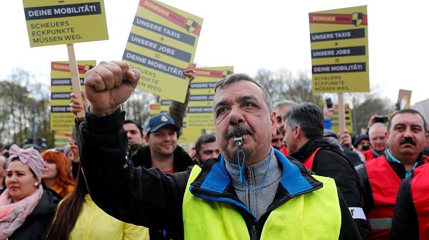 Parlamento Europeu regula trabalho precário Parlamento Europeu regula trabalho precário