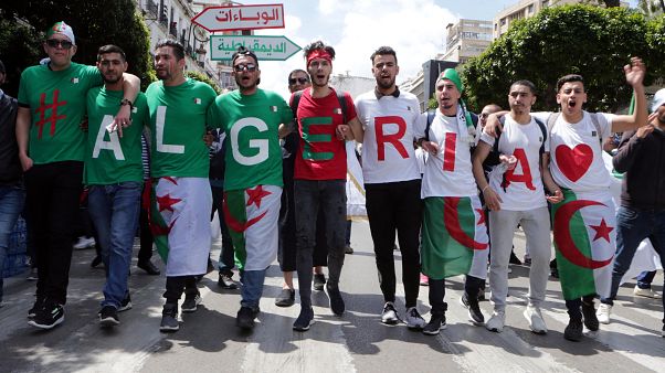 Cezayir'de Anayasa Konseyi Başkanı Bilayz istifa etti Cezayir'de Anayasa Konseyi Başkanı Bilayz istifa etti