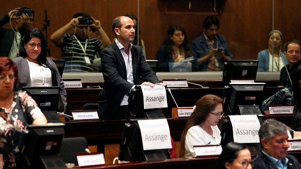 ¿Alivio, indiferencia? Así han reaccionado los ecuatorianos al arresto de Assange, según analistas ¿Alivio, indiferencia? Así han reaccionado los ecuatorianos al arresto de Assange, según analistas