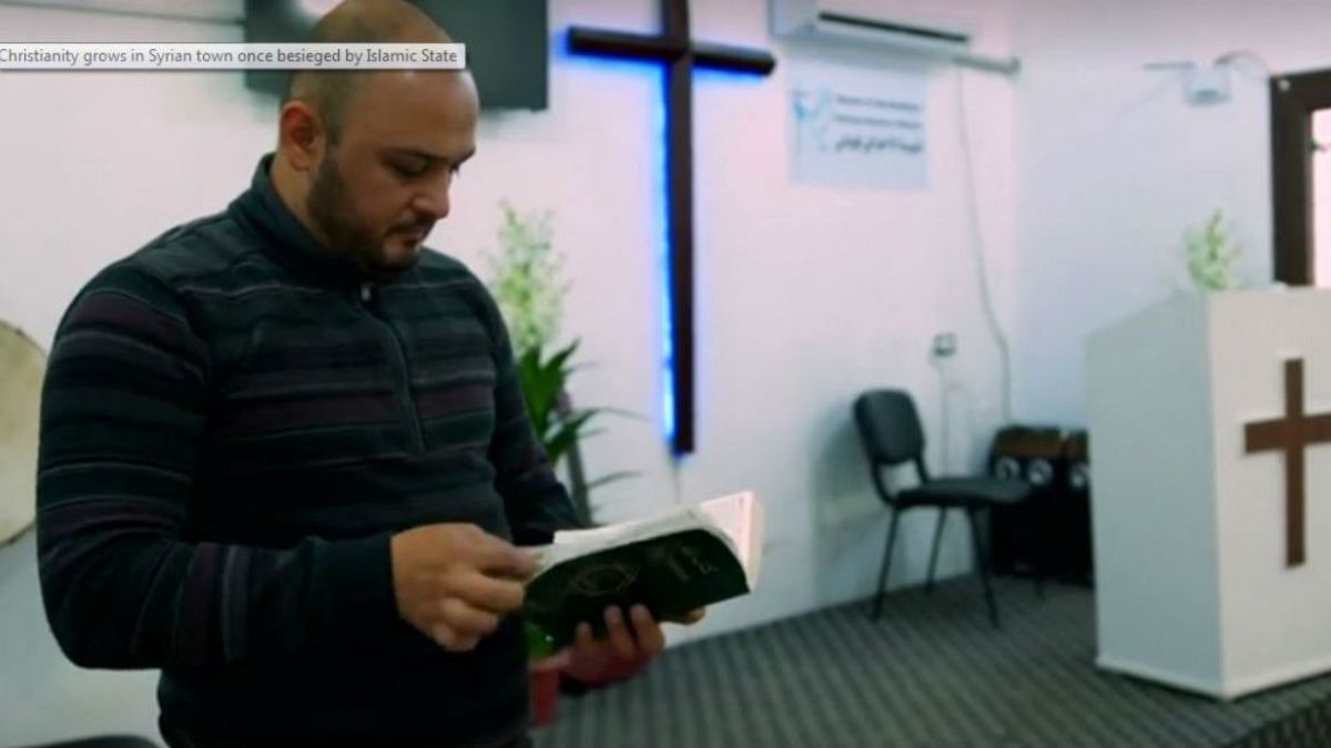 IŞİD kuşatmasından kurtarılan Kobani'de din değiştirerek Hristiyan olanların sayısı artıyor