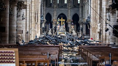 Estratégia dos bombeiros salvou estrutura de Notre-Dame