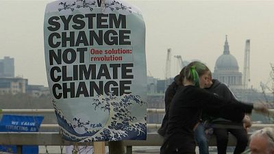 شاهد: احتجاجاتٌ ضد تغيّر المناخ في لندن