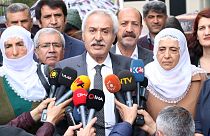 HDP'li Mızraklı, AK Partili kayyumun makam odasında yaptığı lüks değişiklikleri gösterdi