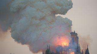الحريق الذي التهم كاتدرائية نوتردام التاريخية في باريس