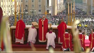 البابا فرنسيس: أشعر بالألم لما حدث لكاتدرائية نوتردام