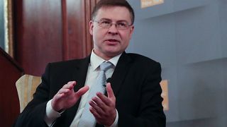 Ντομπρόφσκις: Ανοιχτή η Κομισιόν σε ακύρωση της μείωσης του αφορολόγητου