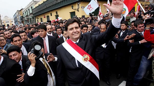 El expresidente peruano Alan García se suicida cuando iba a ser detenido El expresidente peruano Alan García se suicida cuando iba a ser detenido