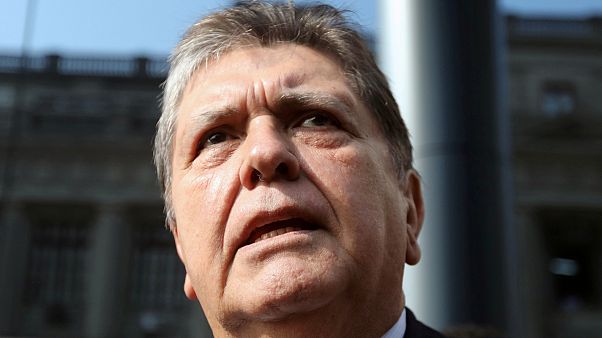 Főbe lőtte magát, és meghalt a volt perui elnök Főbe lőtte magát, és meghalt a volt perui elnök