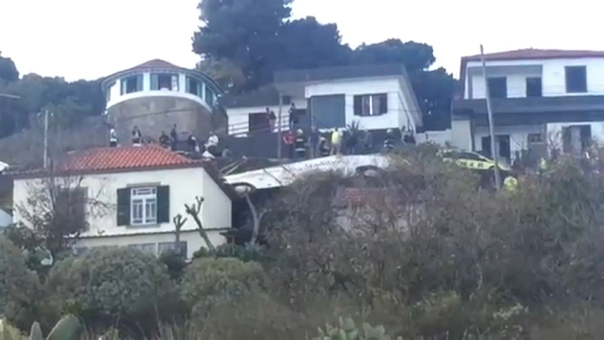 مقتل 28 شخصاً في حادث حافلة سياحية في جزيرة ماديرا البرتغالية 