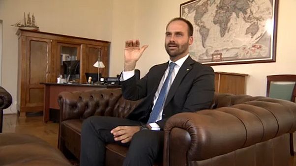 "Nem mondjuk, hogy a brazil kormányban csupa lángelme van" - interjú Eduardo Bolsonaróval "Nem mondjuk, hogy a brazil kormányban csupa lángelme van" - interjú Eduardo Bolsonaróval