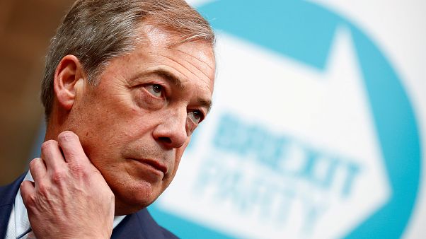 EU-Umfragen: Große Parteien verlieren, Farage gewinnt EU-Umfragen: Große Parteien verlieren, Farage gewinnt