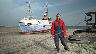 Hogyan próbálnak az árral szembe úszni a halászok Dániában?