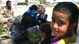 إجلاء مدنيين من بلدة السواني جنوب غربي طرابلس بسبب التعرض إلى القصف