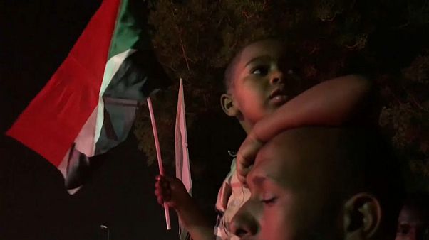 Sudaneses exigem governo civil Sudaneses exigem governo civil