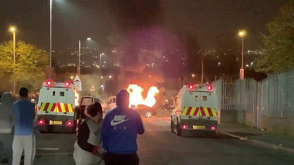 Une journaliste tuée en Irlande du Nord lors d'affrontements Une journaliste tuée en Irlande du Nord lors d'affrontements