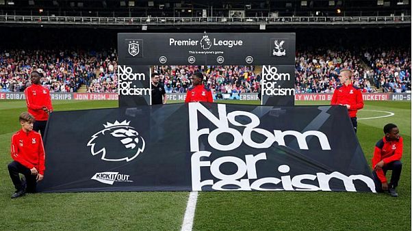بسبب العنصرية لاعبون في الدوري الانجليزي يقاطعون وسائل التواصل الاجتماعي بسبب العنصرية لاعبون في الدوري الانجليزي يقاطعون وسائل التواصل الاجتماعي