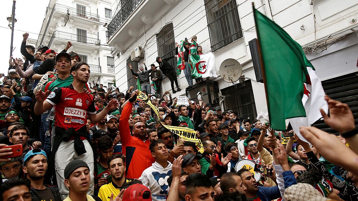 Девятая пятница протестов в Алжире