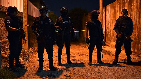 مقتل 13 برصاص مسلحين في أحد أسوأ المذابح في المكسيك هذا العام مقتل 13 برصاص مسلحين في أحد أسوأ المذابح في المكسيك هذا العام