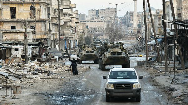 Suriye'de IŞİD saldırılarında 35 asker hayatını kaybetti Suriye'de IŞİD saldırılarında 35 asker hayatını kaybetti