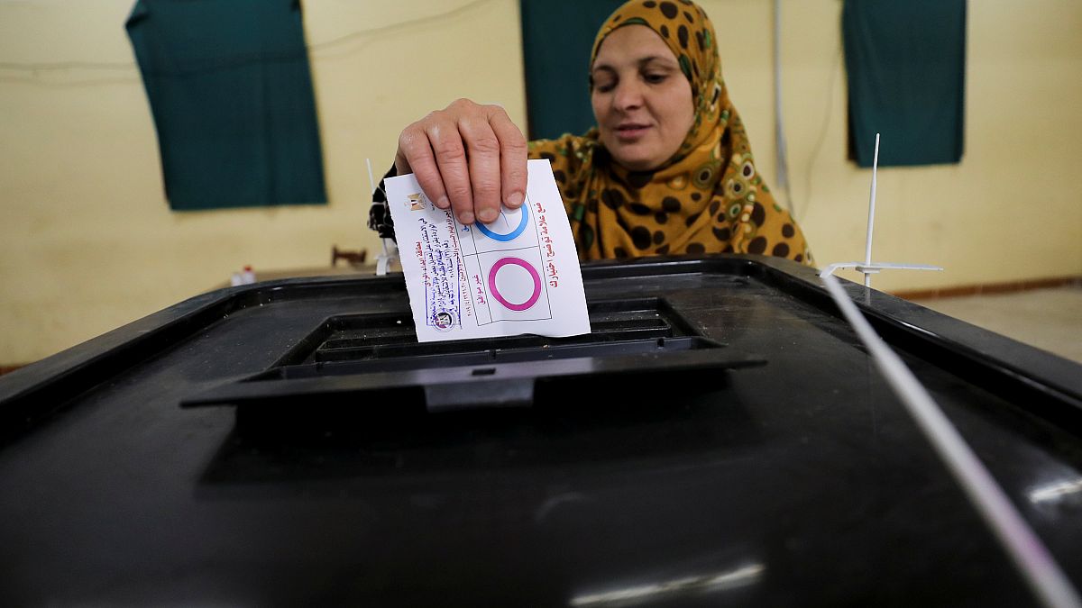 Referendo no Egito pode dar terceiro mandato a al-Sisi