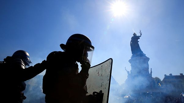 صدامات واعتقالات في الأسبوع الثالث والعشرين لاحتجاجات السترات الصفراء بفرنسا صدامات واعتقالات في الأسبوع الثالث والعشرين لاحتجاجات السترات الصفراء بفرنسا