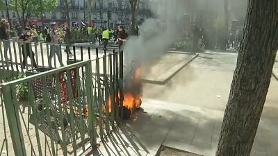 Μεγάλο Σάββατο με διαδηλώσεις και επεισόδια στο Παρίσι