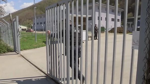 Jiadistas do Estado Islâmico regressam ao Kosovo Jiadistas do Estado Islâmico regressam ao Kosovo