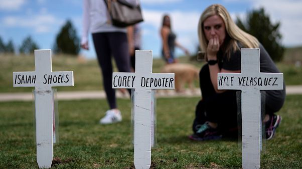Vingt ans après, le lycée Columbine commémore la tuerie Vingt ans après, le lycée Columbine commémore la tuerie