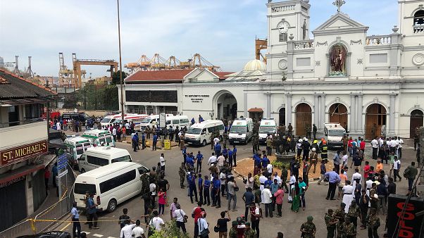 Sri Lanka'nın Colombo kentindeki kilisede patlama meydana geldi Sri Lanka'nın Colombo kentindeki kilisede patlama meydana geldi