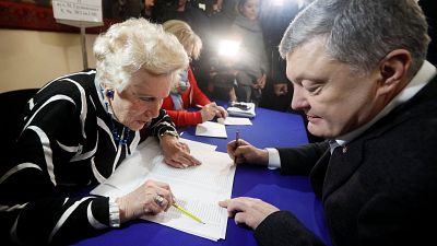 Ucranianos já votam para escolher quem irá governar o país