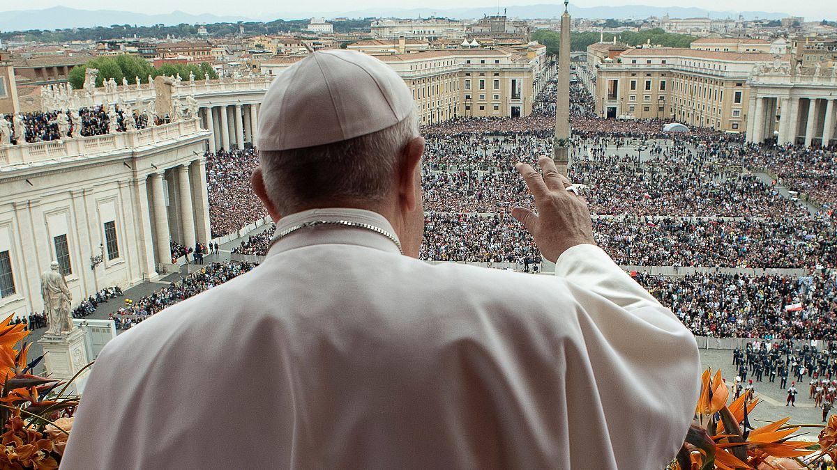 البابا يدين تفجيرات سريلانكا ويدعو للترحيب باللاجئين في عظة يوم القيامة 