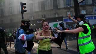 واکنش شدید دولت فرانسه به شعار «خودکشی کنید» جلیقه‌زردها علیه پلیس