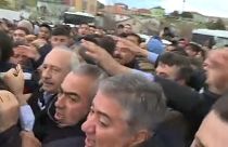 شاهد لحظة الاعتداء على زعيم حزب الشعب الجمهوري المعارض في تركيا