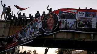 رئيس المجلس العسكري الحاكم في السودان يقول تشكيل مجلس عسكري مدني "مطروح للنقاش"