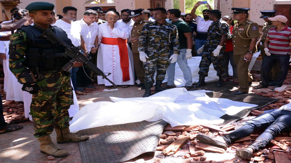 ارتفاع عدد قتلى هجمات سريلانكا إلى 290 قتيلا والسلطات تفرض حظر التجول ليلا في كولومبو
