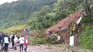 مقتل 17 شخصا في انهيار أرضي بجنوب غرب كولومبيا