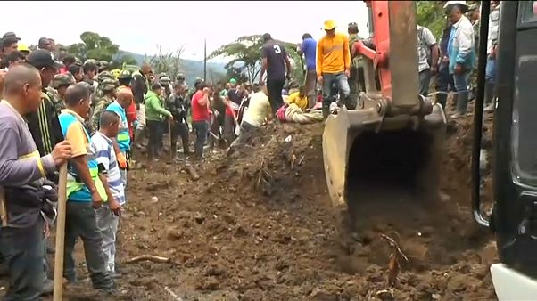 Al menos 19 muertos en un derrumbe en Colombia provocado por la lluvia Al menos 19 muertos en un derrumbe en Colombia provocado por la lluvia