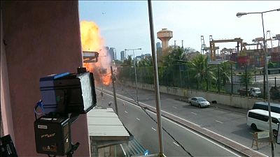 Sri Lanka'da polisin önlem aldığı patlama anı kameralarda