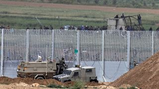 دورية مؤللة للجيش الإسرائيلي على الحدود مع قطاع غزة