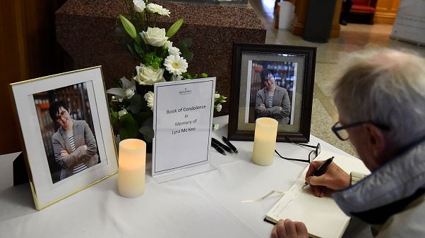"Novo IRA" admite culpa na morte de Lyra Mckee e pede desculpa "Novo IRA" admite culpa na morte de Lyra Mckee e pede desculpa